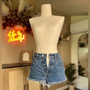 Levi’s 501 Denim Button-up Shorts size 24